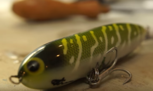 Painting a Pike Pattern Lure